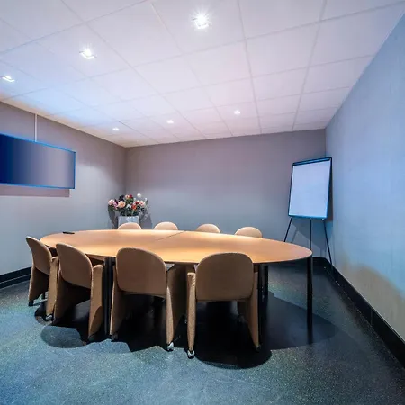 Diamond Capsule Amsterdam South Hotell 2*