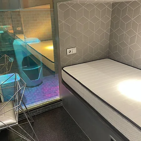 Hotel Diamond Capsule Amsterdam South 2*