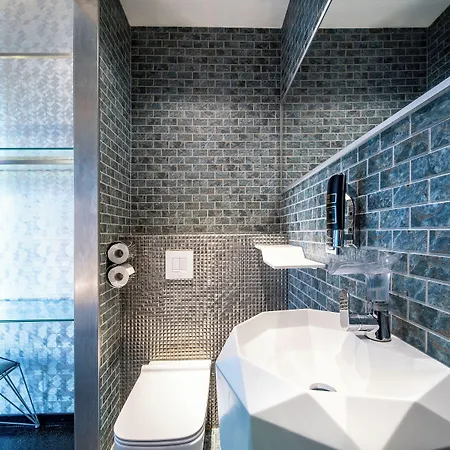 Diamond Capsule Amsterdam South