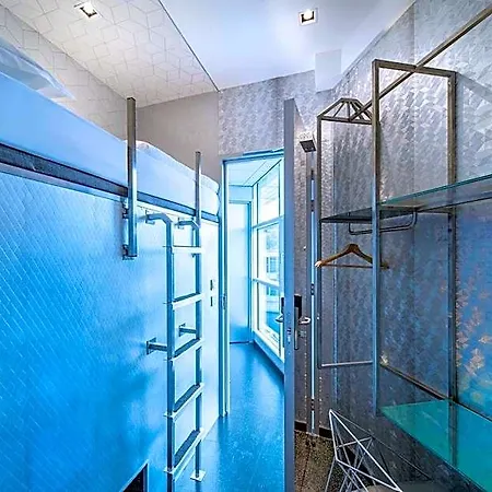 Ξενοδοχείο Diamond Capsule Amsterdam South 2*