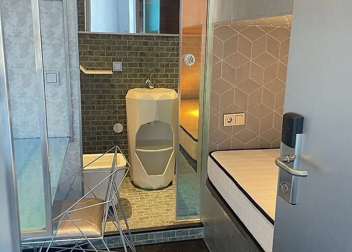 Diamond Capsule Amsterdam South 2* Amstelveen