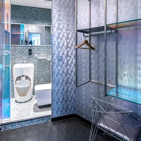 Diamond Capsule Amsterdam South Hotel 2*